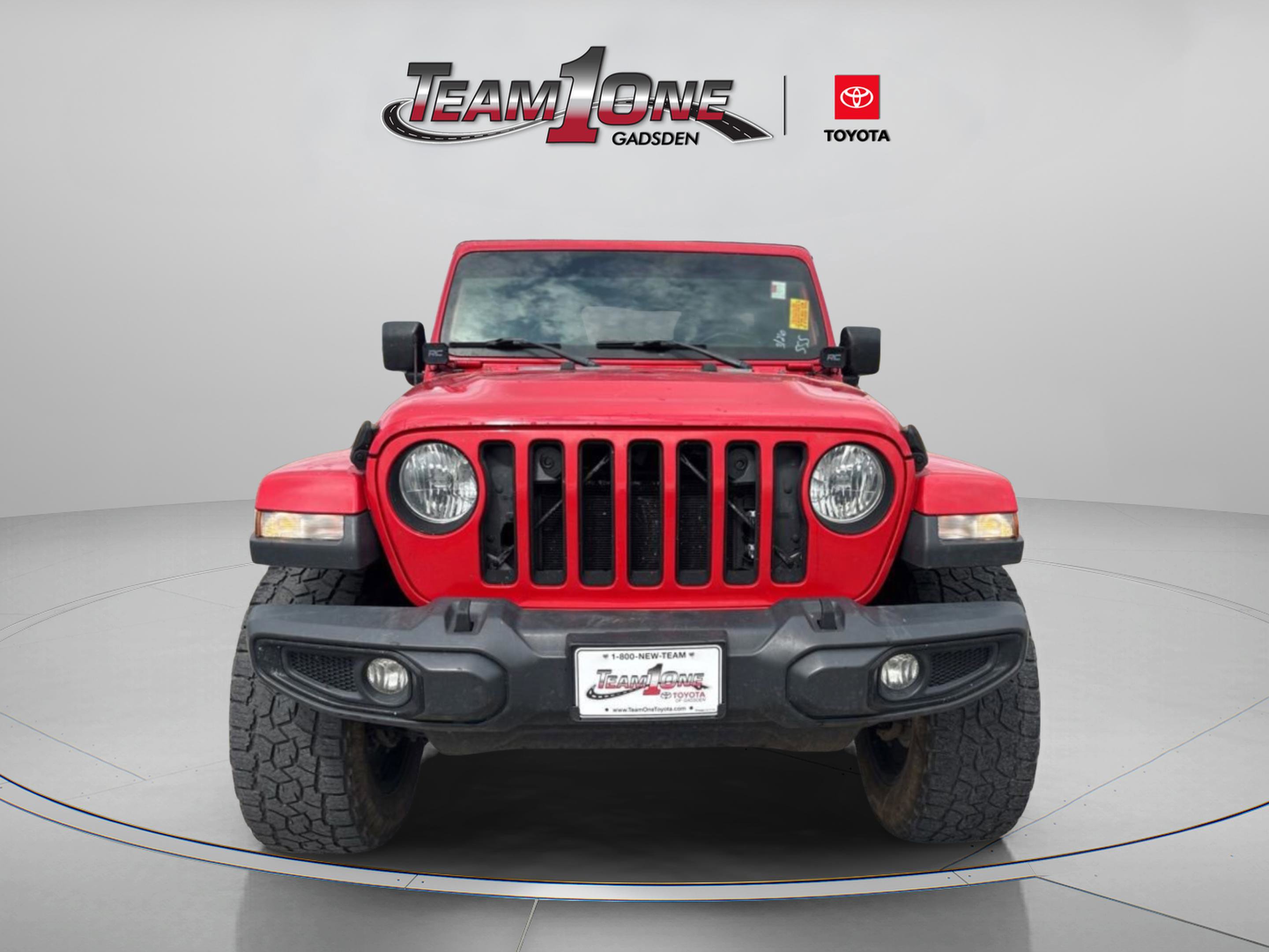 Used 2019 Jeep Wrangler Unlimited Sahara image 2