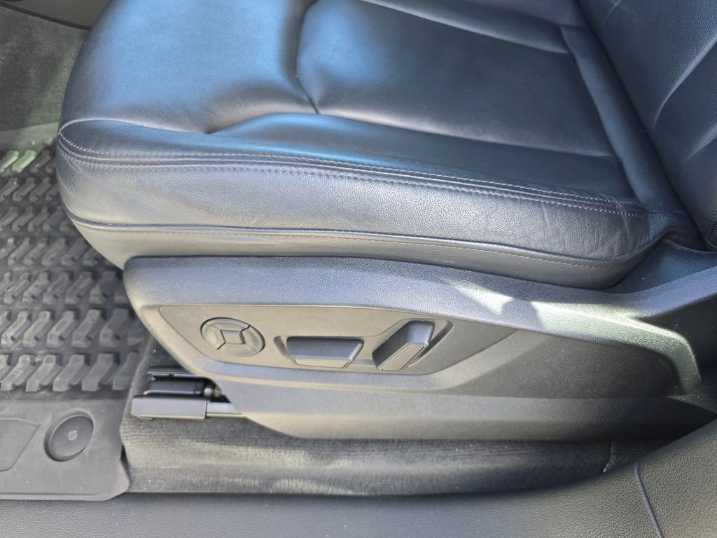Used 2023 Audi Q7 3.0T Premium w/ Convenience Package image 19