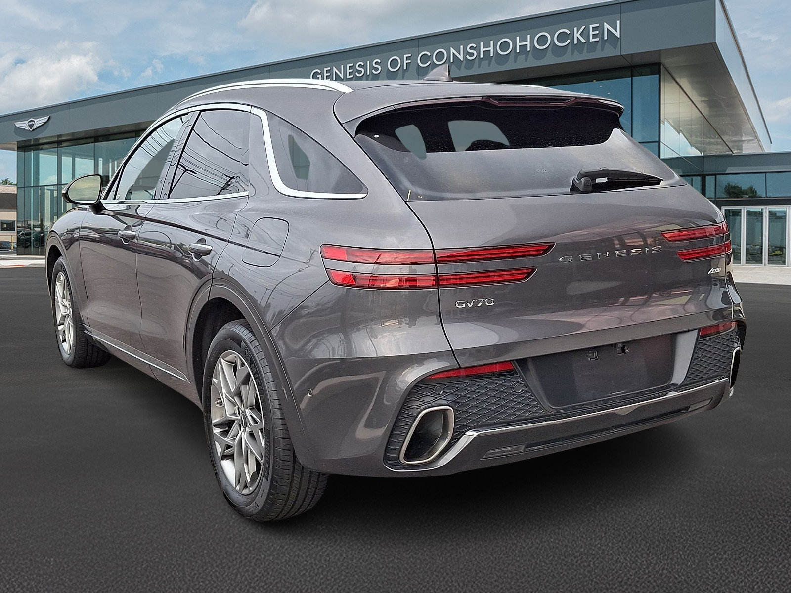 Used 2022 Genesis GV70 2.5T w/ Advanced Package AWD/4WD image 4