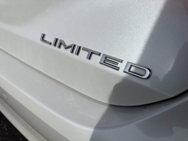 Used 2019 Toyota Avalon Limited w/ Advanced Safety Package image 10