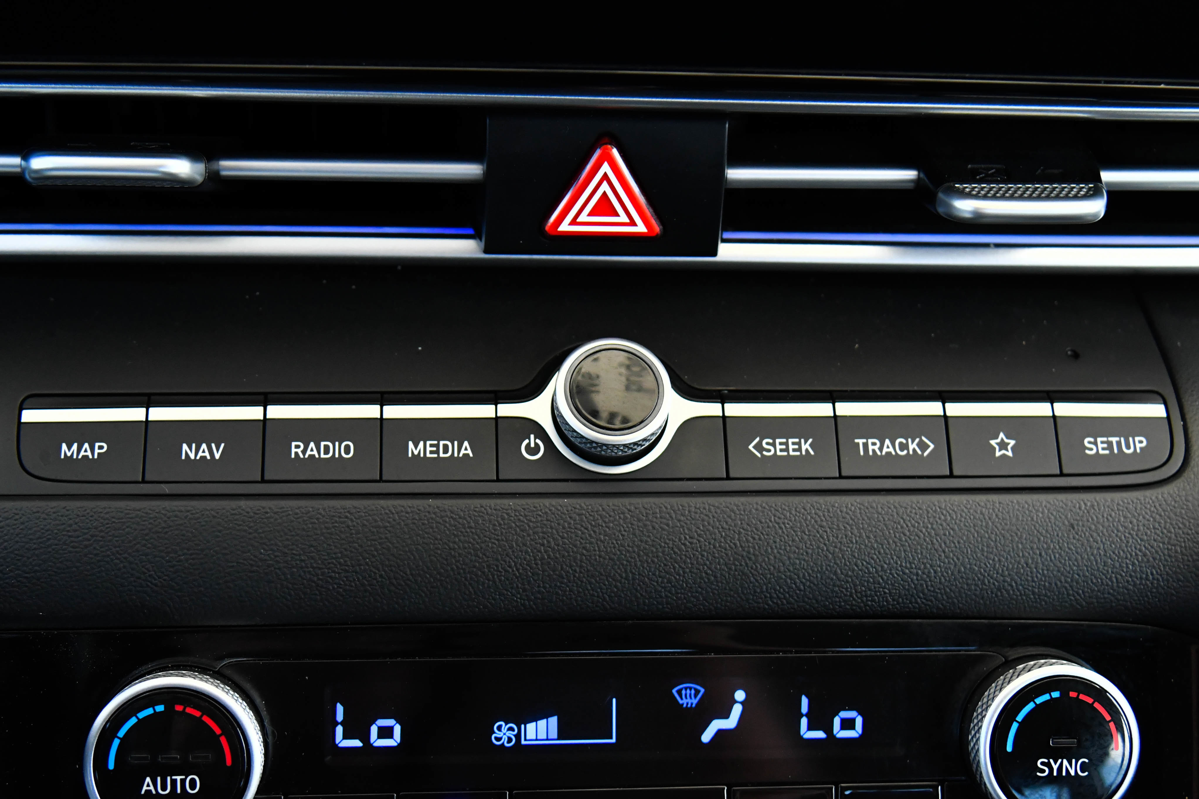 Used 2025 Hyundai Elantra Limited image 26