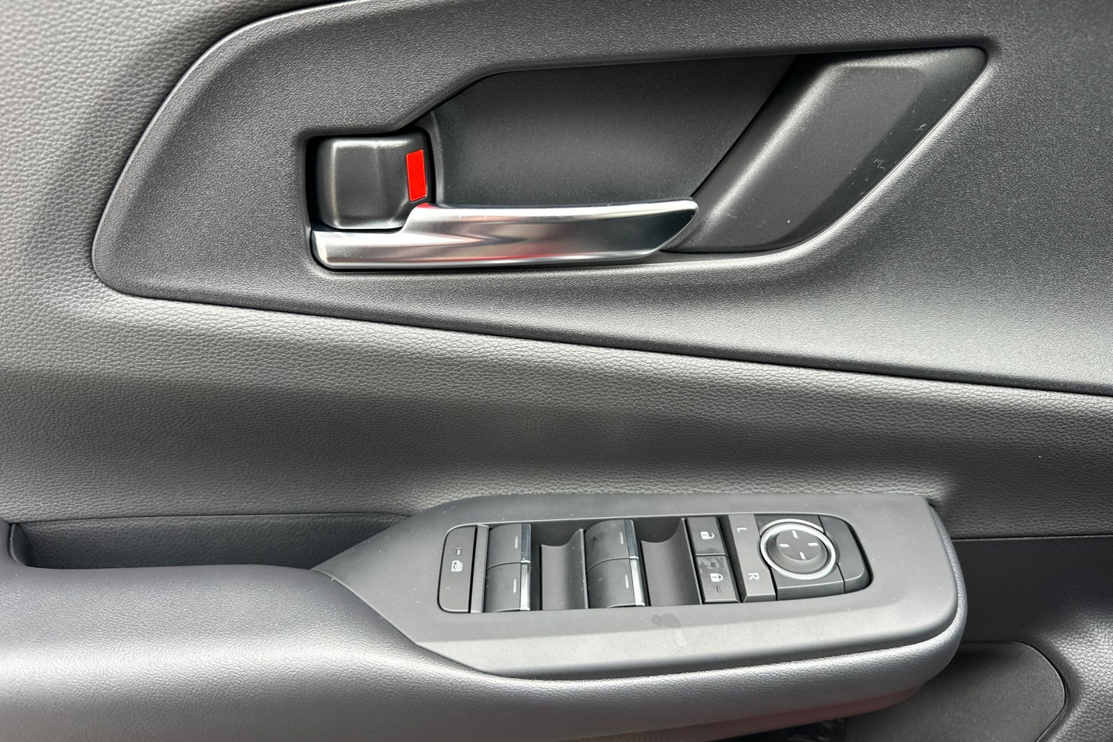 New 2026 Toyota Prius Plug-In Hybrid image 9