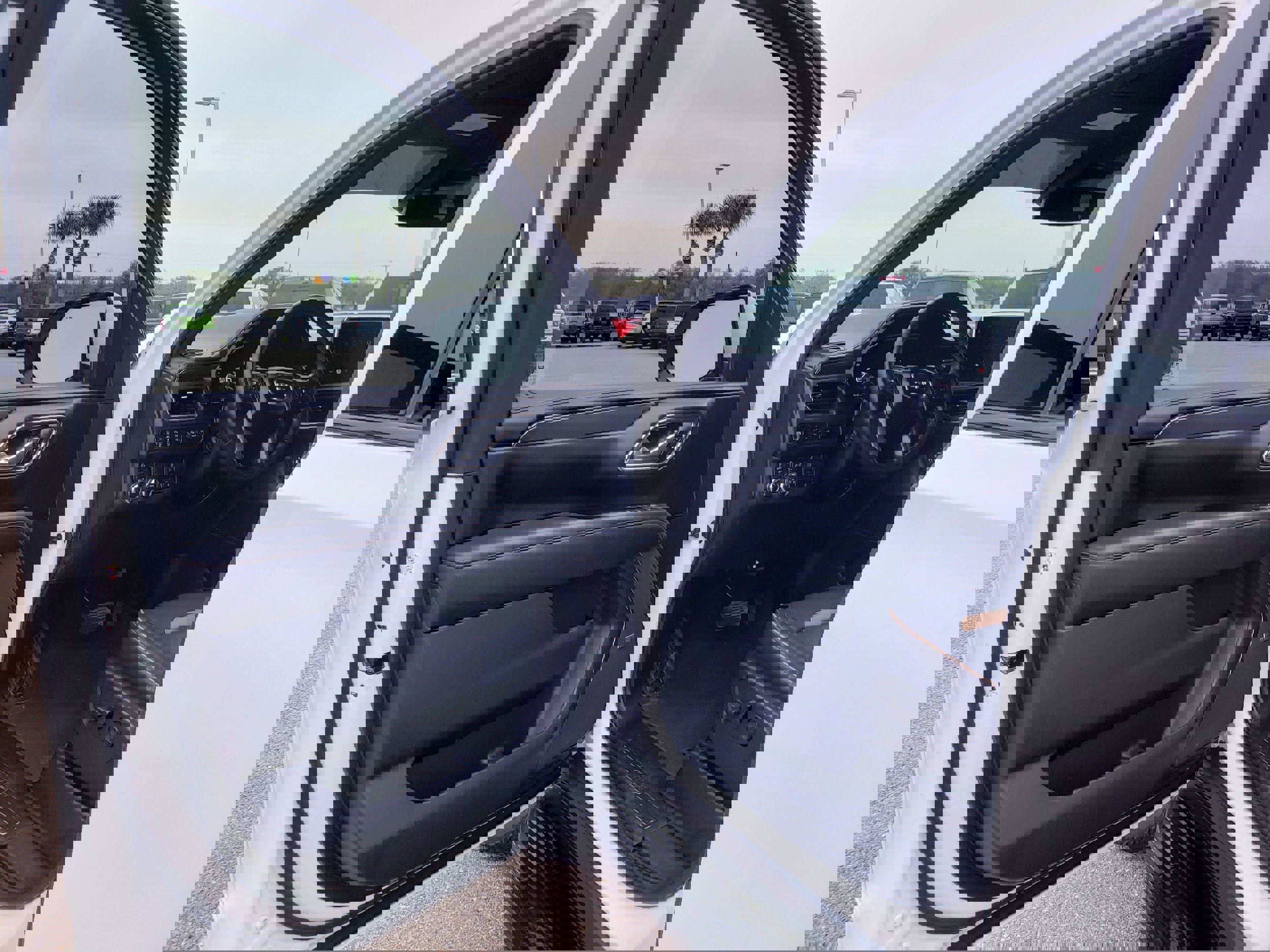 Used 2024 GMC Yukon AT4 w/ Technology Package image 11