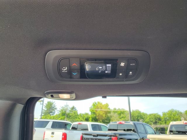 Used 2025 Chrysler Pacifica Limited FWD image 15