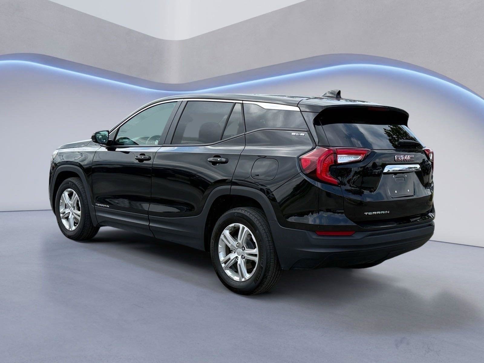 Used 2024 GMC Terrain SLE image 5