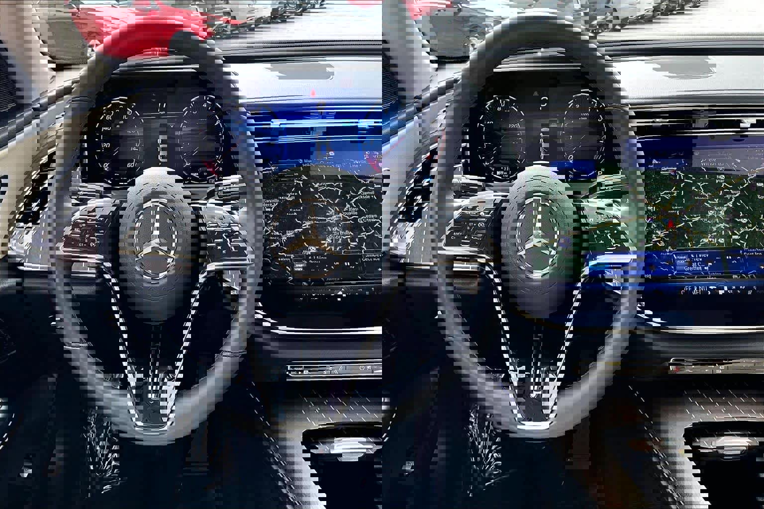 Used 2025 Mercedes-Benz E 350 4MATIC Sedan image 7