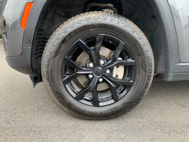 Used 2024 Jeep Grand Cherokee Altitude image 11