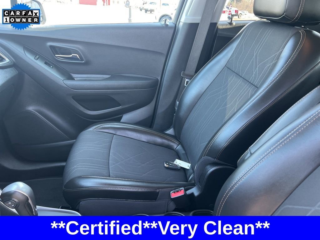 Used 2020 Chevrolet Trax LT w/ LT Convenience Package image 34