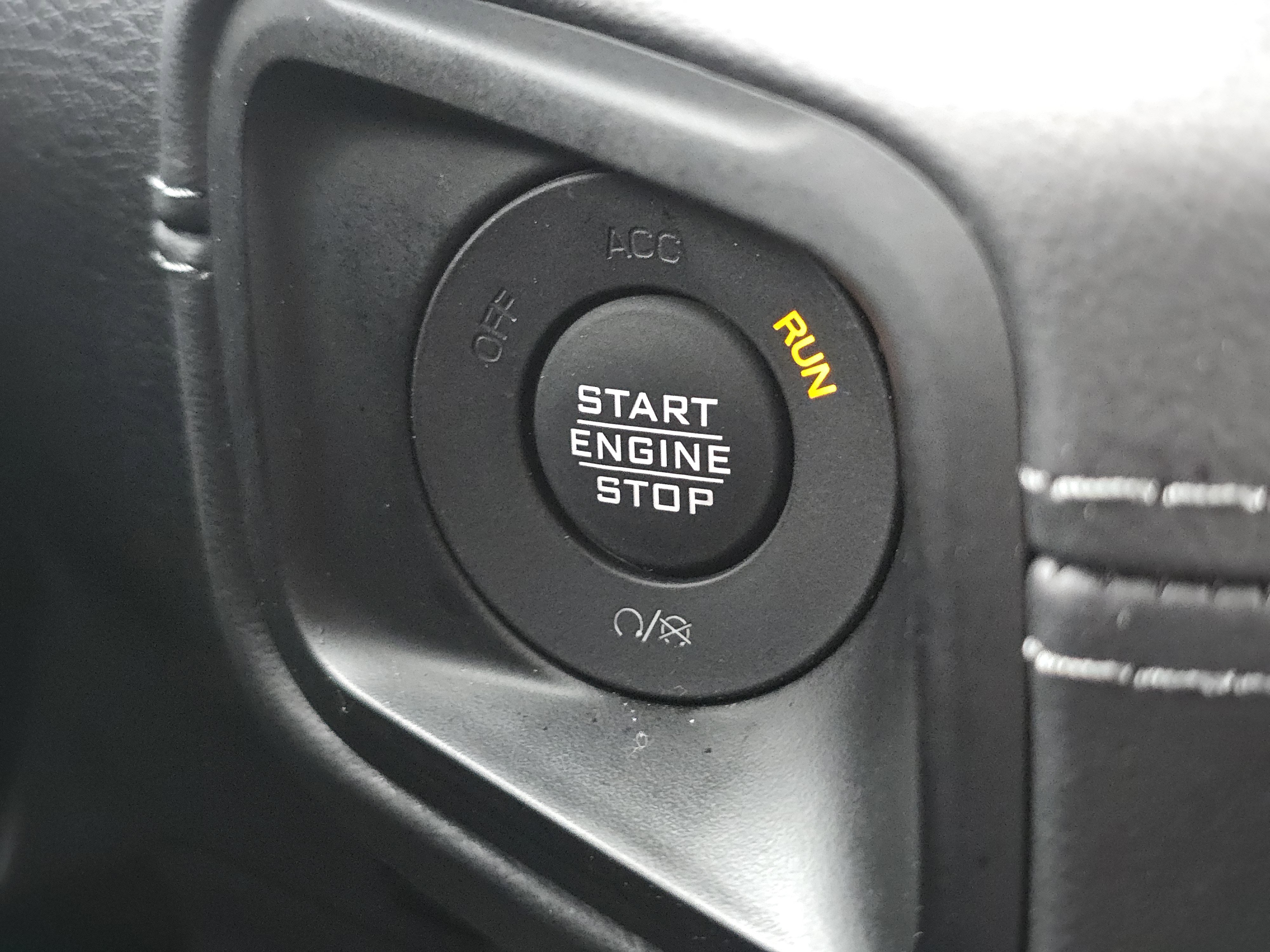 Used 2025 Jeep Wrangler Sahara image 25