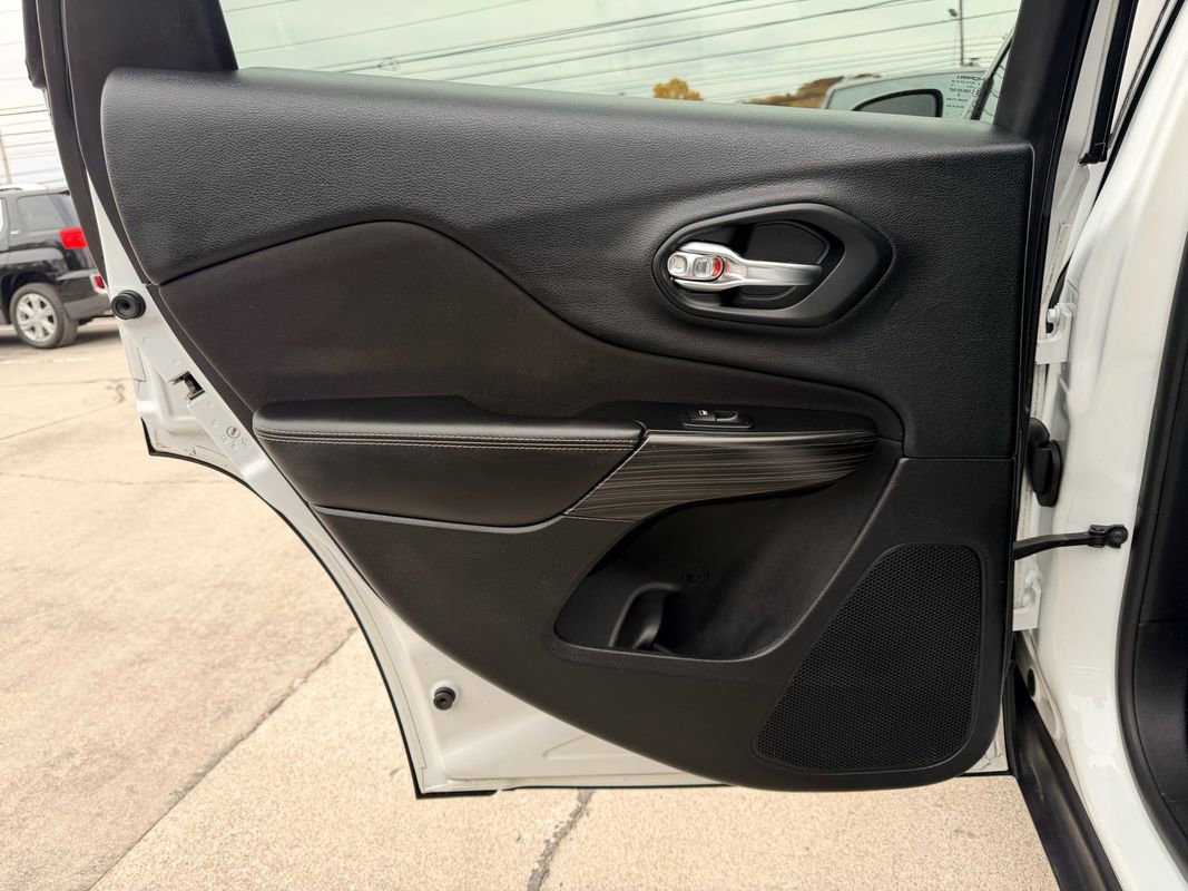 Used 2017 Jeep Cherokee Latitude image 26