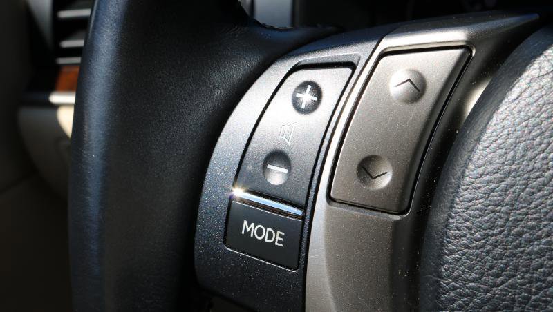 Used 2015 Lexus ES 350 4dr Sdn w/ Luxury Package image 12