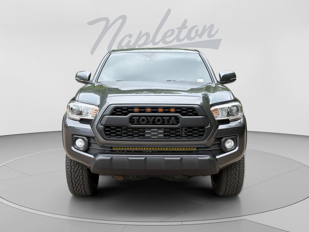 Used 2022 Toyota Tacoma TRD Off-Road w/ Technology Package AWD/4WD image 9