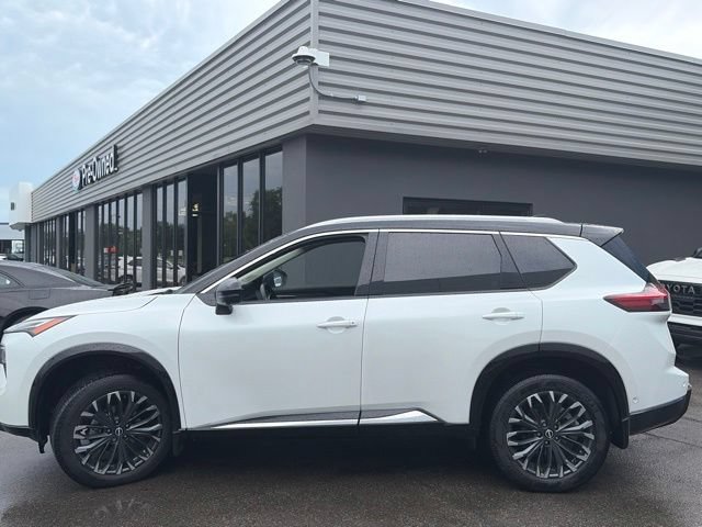 Used 2024 Nissan Rogue Platinum w/ Platinum Premium Package AWD/4WD image 9