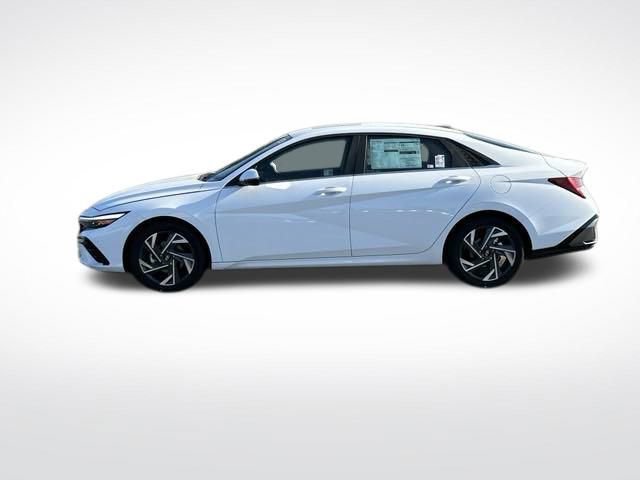 New 2025 Hyundai Elantra Limited w/ Cargo Package image 2