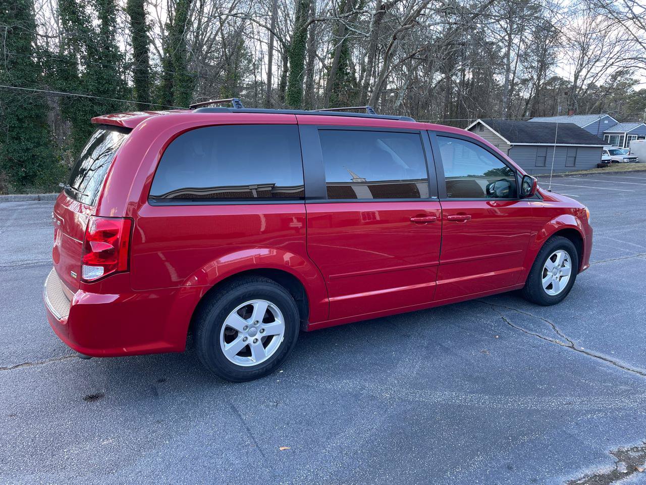 Used 2012 Dodge Grand Caravan SXT FWD image 3