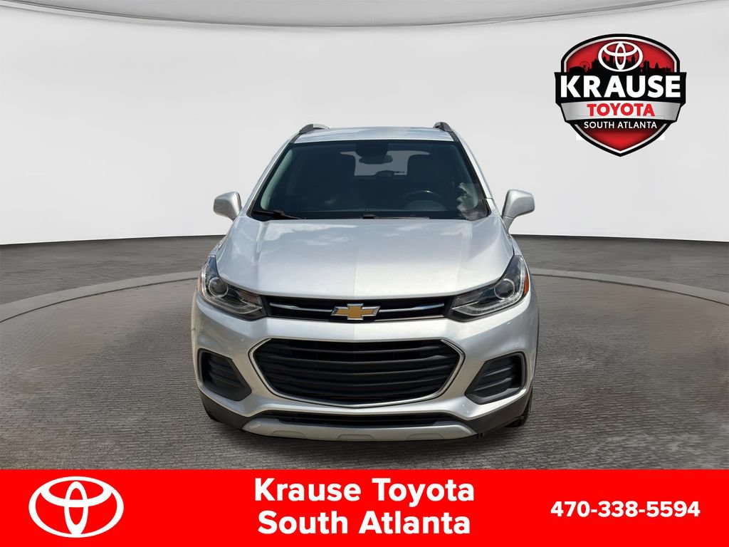 Used 2020 Chevrolet Trax LT w/ LT Convenience Package FWD image 2