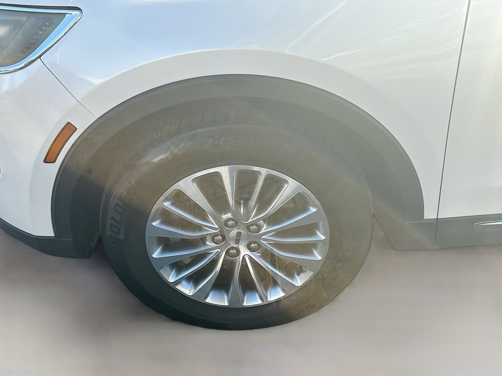 Used 2016 Lincoln MKX Select w/ Select Plus Package image 34