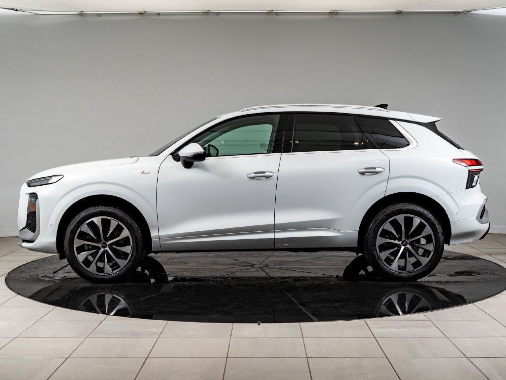 New 2026 Audi Q3 quattro 2.0T AWD/4WD image 5