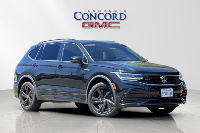 Used 2023 Volkswagen Tiguan SE R-Line AWD/4WD image 1