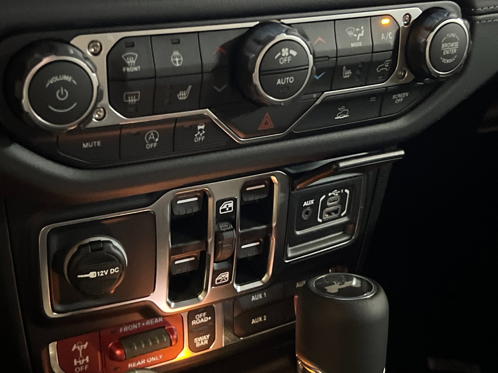 New 2026 Jeep Wrangler Rubicon w/ Steel Bumper Group image 19