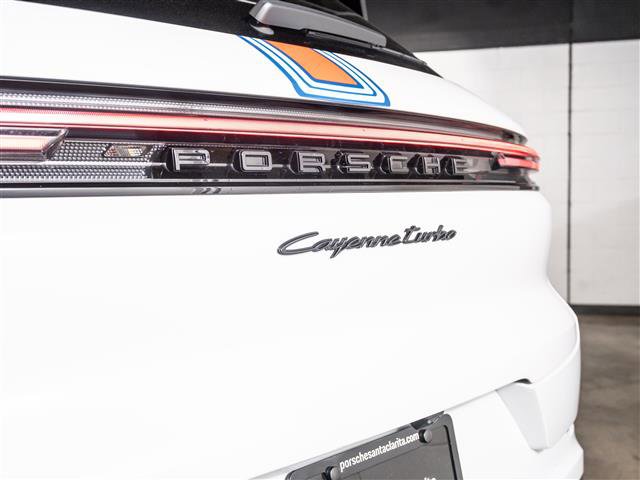 Used 2024 Porsche Cayenne Turbo image 30