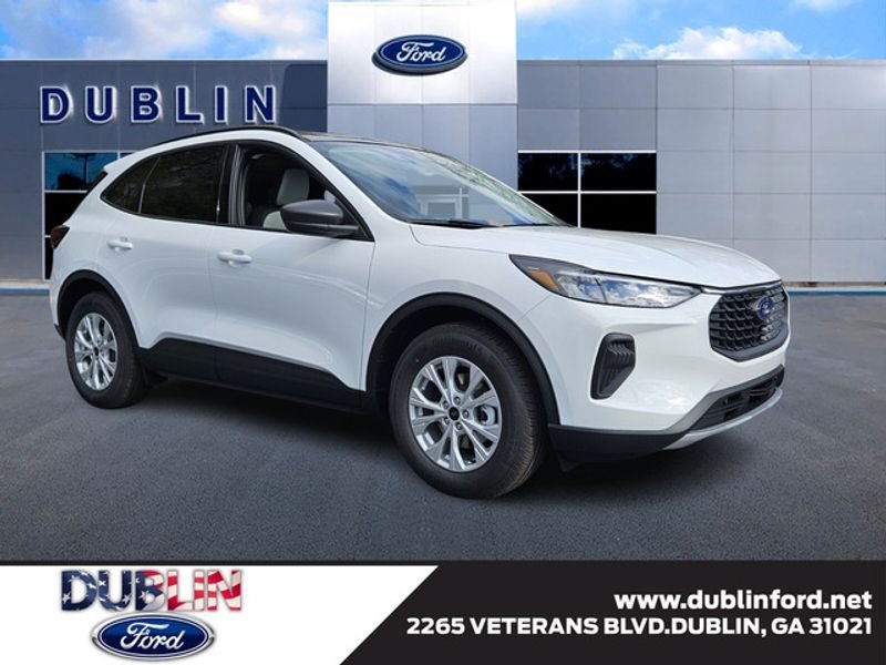 New 2026 Ford Escape Active w/ Tech Pack #1 FWD image 1