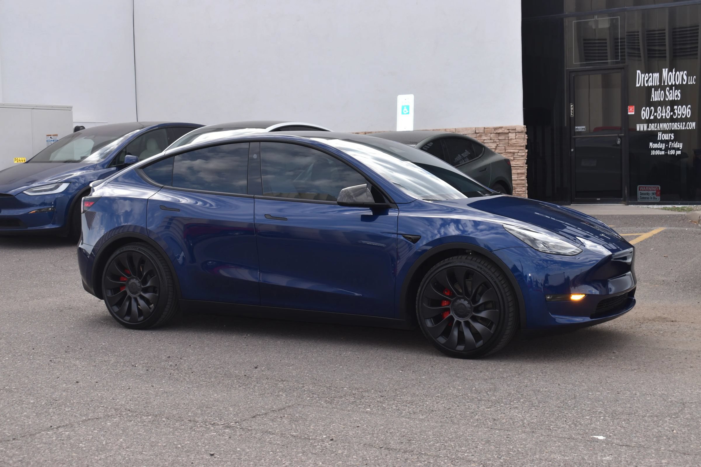 Used 2024 Tesla Model Y Performance AWD/4WD image 4