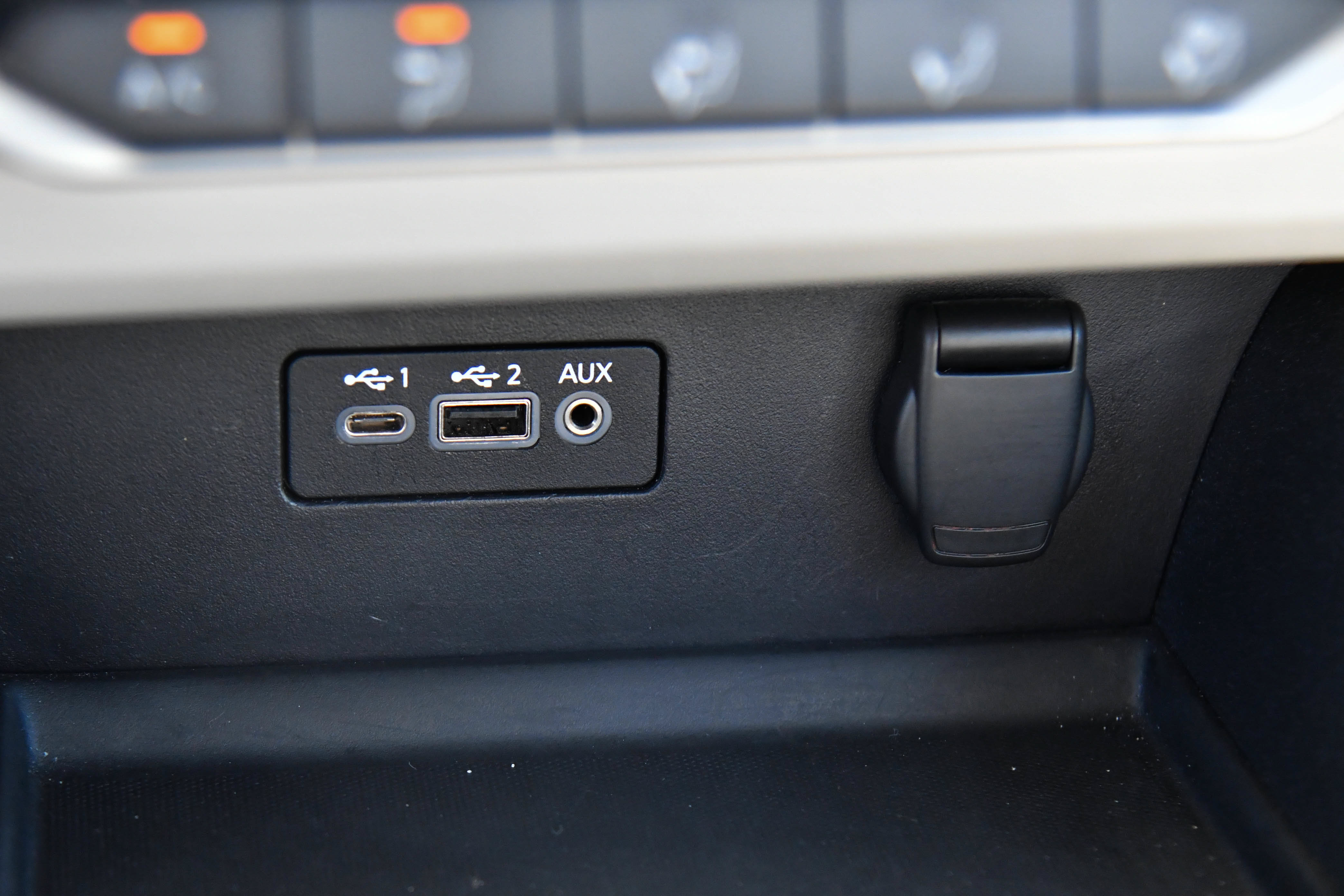 Used 2025 Nissan Altima 2.5 SV FWD image 24