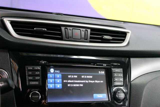 Used 2016 Nissan Rogue SV w/ SV Premium Package FWD image 13