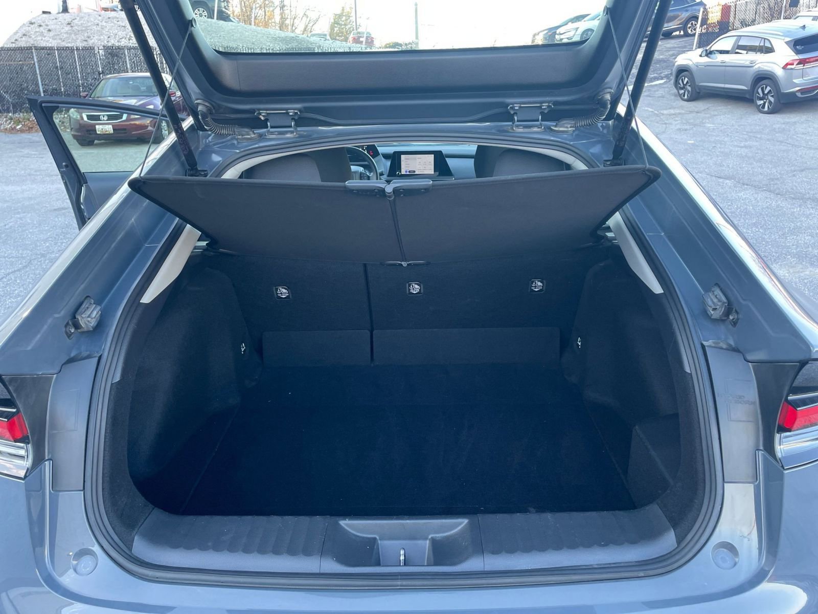 Used 2025 Toyota Prius LE image 29