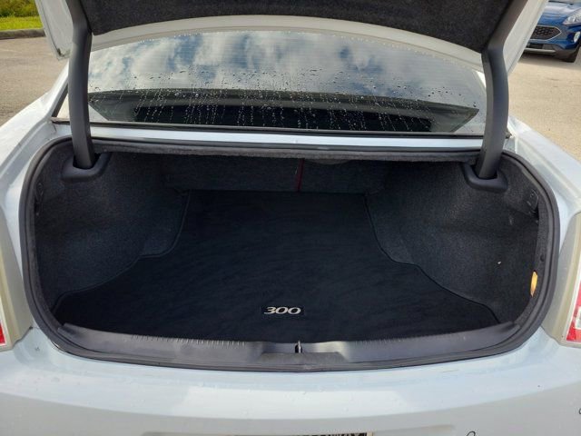 Used 2012 Chrysler 300 SRT8 w/ 19-Premium Speaker Group RWD image 12