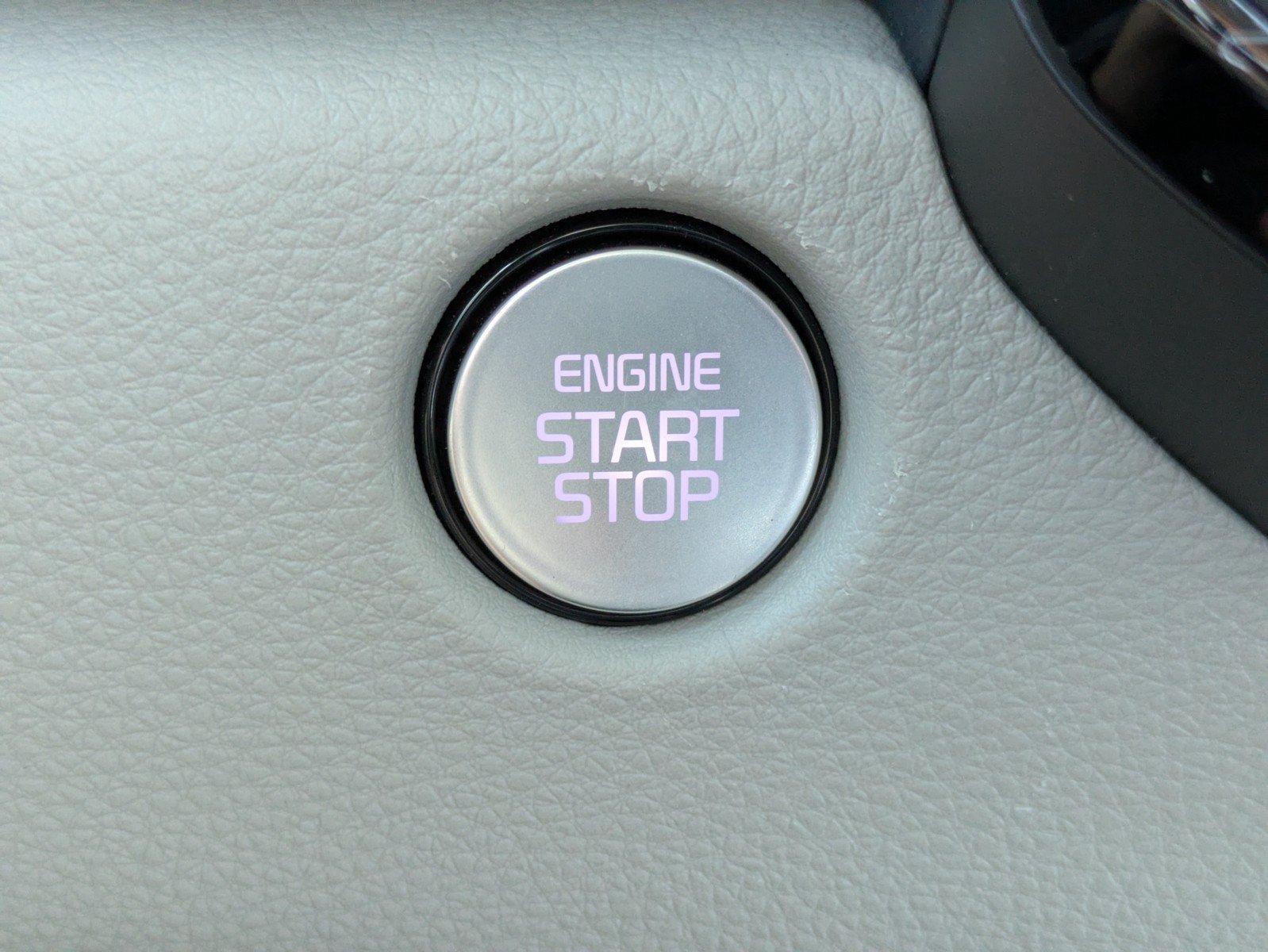 Certified 2025 Kia Carnival SX FWD image 30