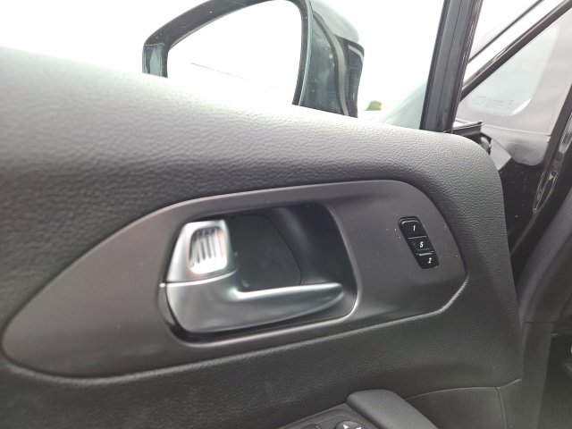 New 2026 Chrysler Pacifica Select image 31