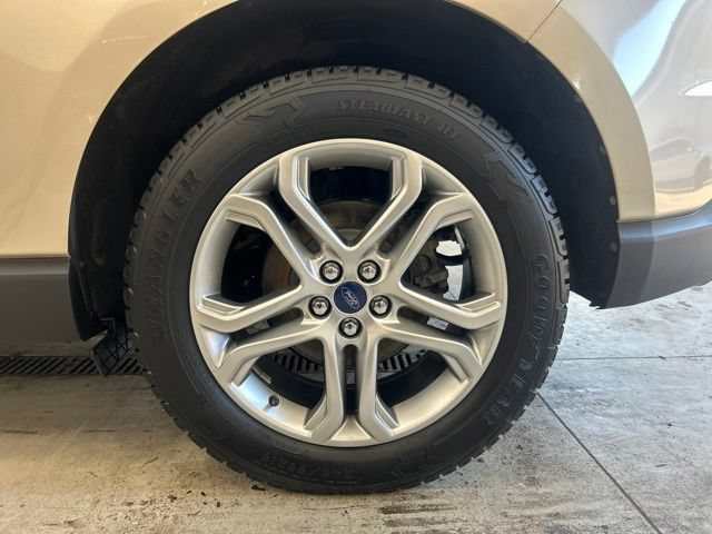 Used 2017 Ford Edge Titanium w/ Equipment Group 301A AWD/4WD image 9
