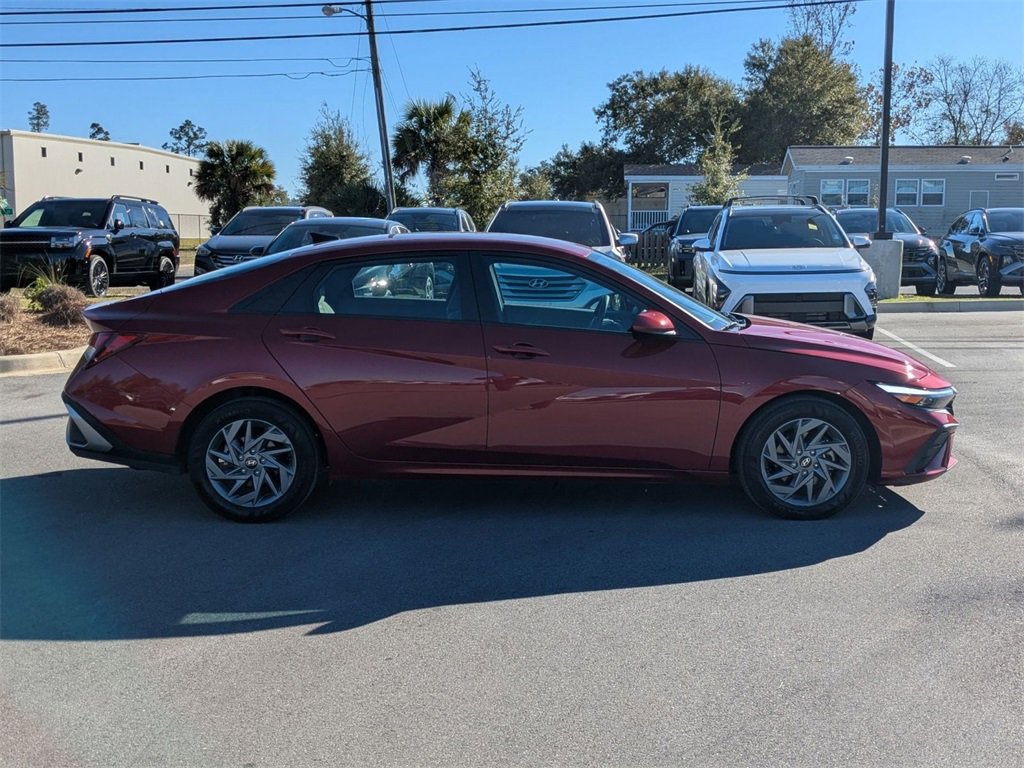 Used 2024 Hyundai Elantra SEL image 4