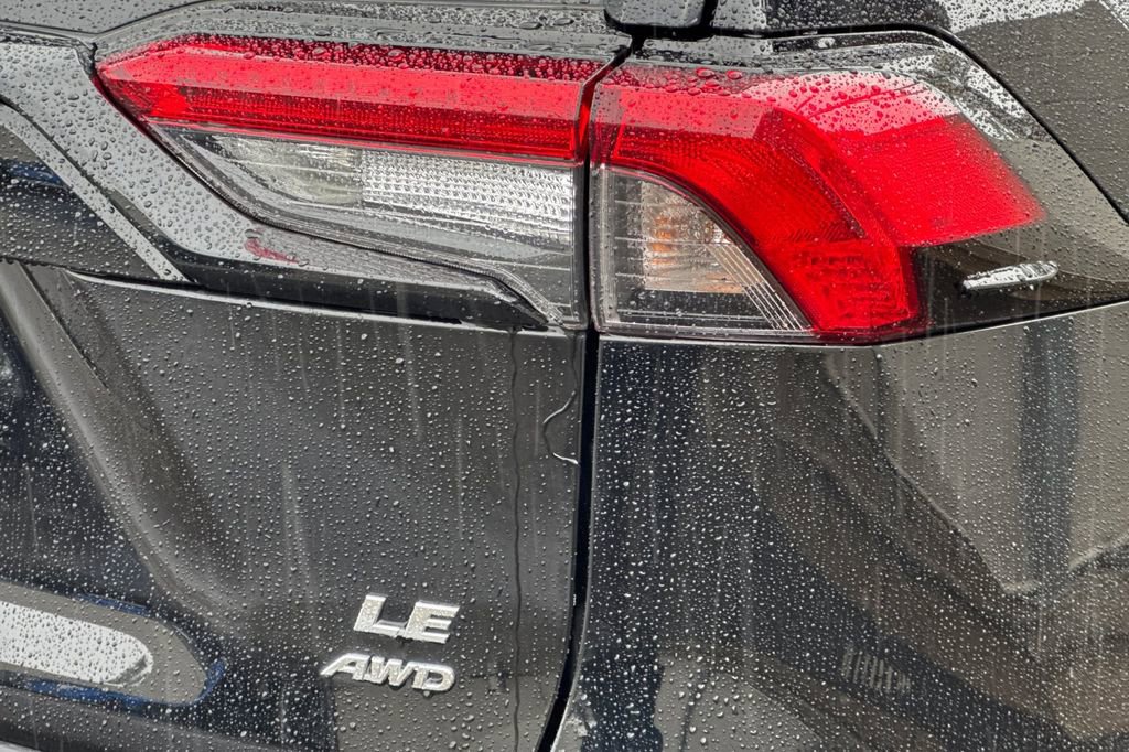 Used 2022 Toyota RAV4 LE image 30
