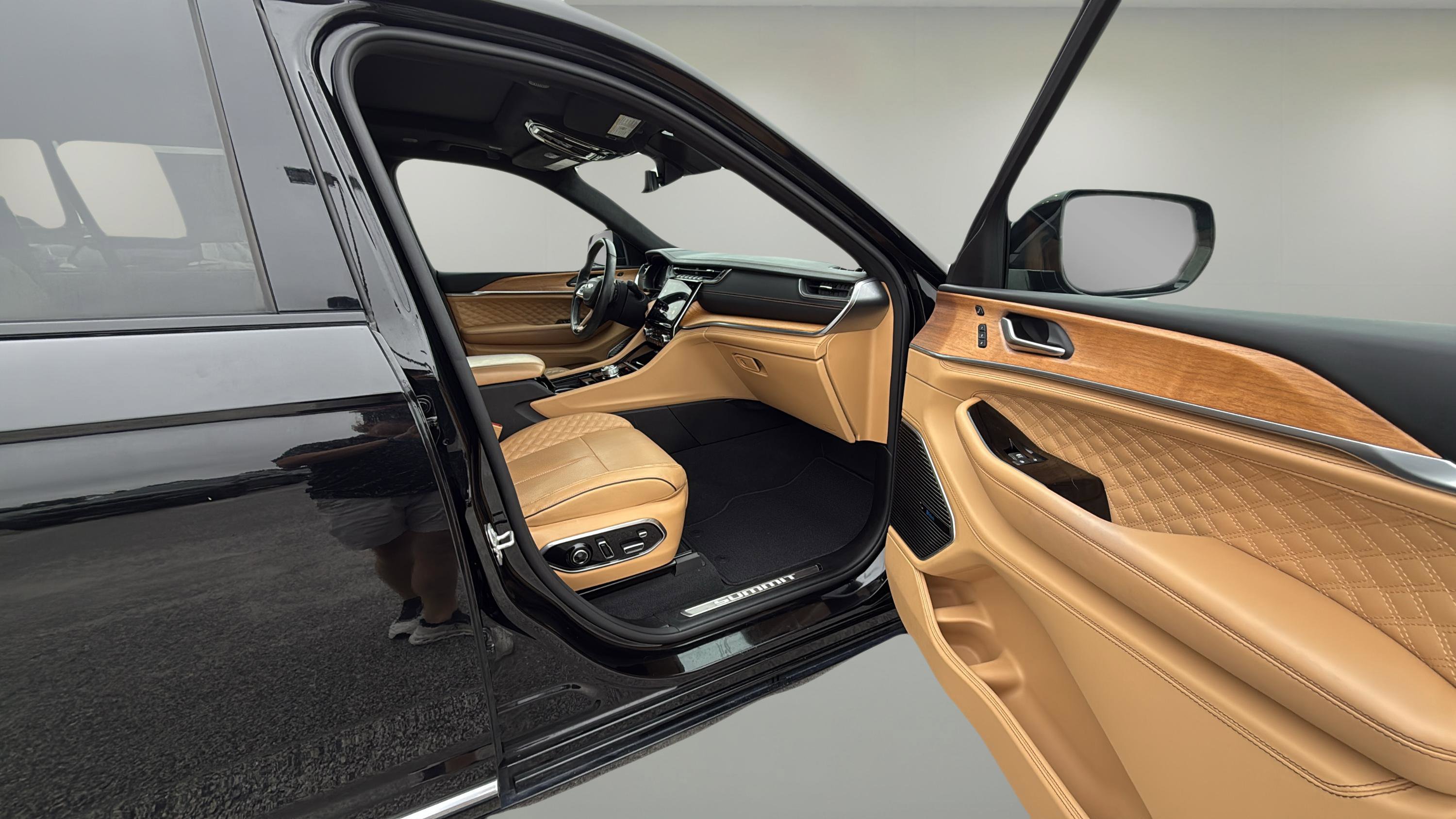 Used 2021 Jeep Grand Cherokee L Summit image 13