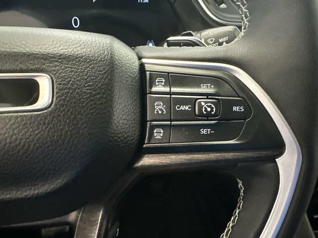 Used 2024 Jeep Grand Cherokee Limited AWD/4WD image 16