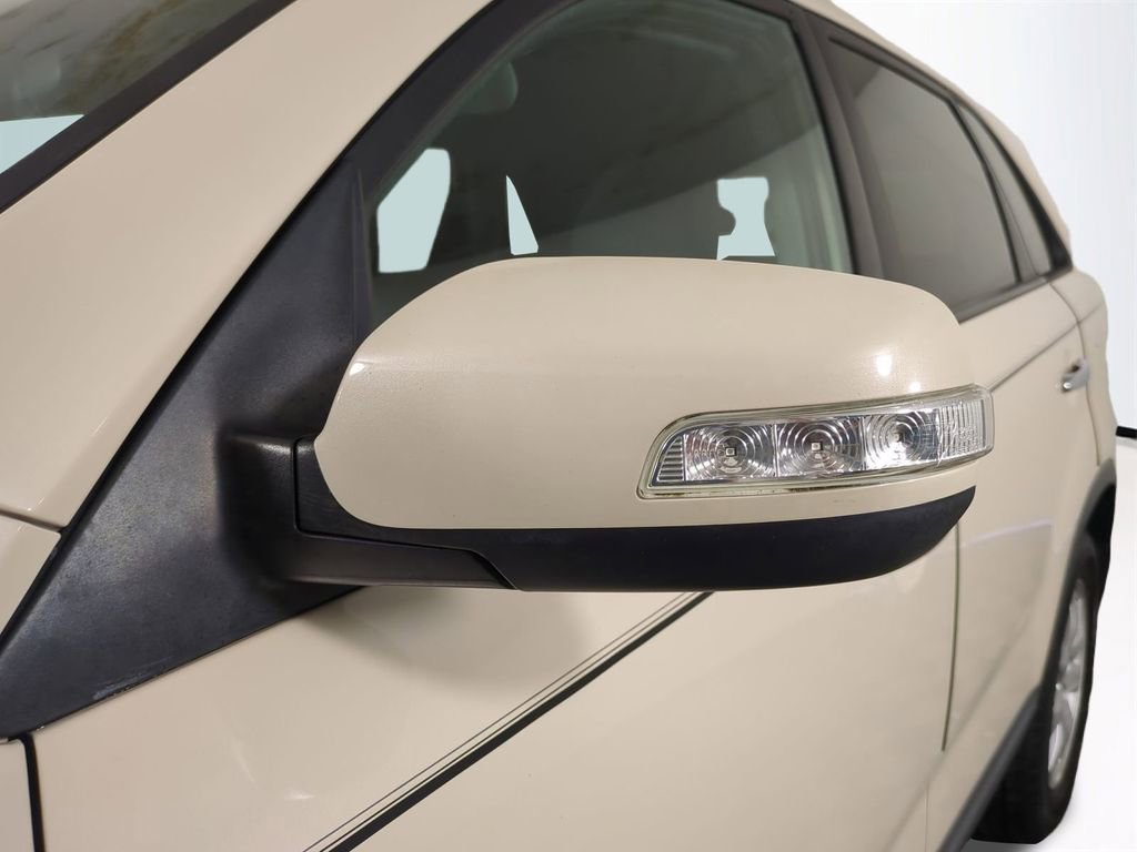 Used 2012 Kia Sorento LX image 12