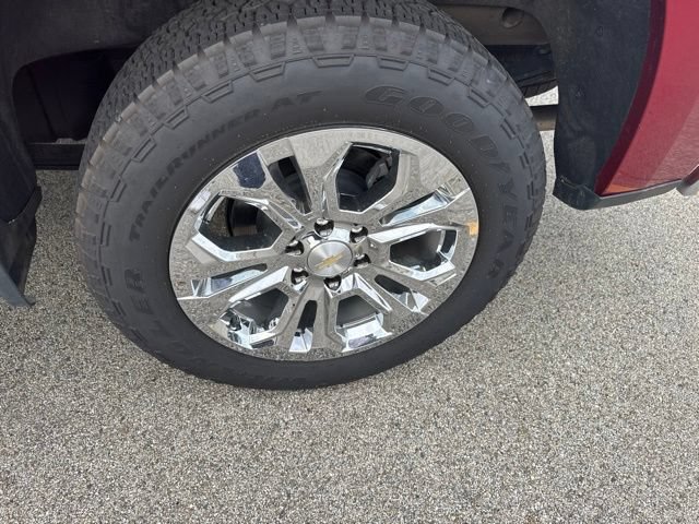 Used 2023 Chevrolet Silverado 1500 LTZ w/ Z71 Off-Road Package AWD/4WD image 10