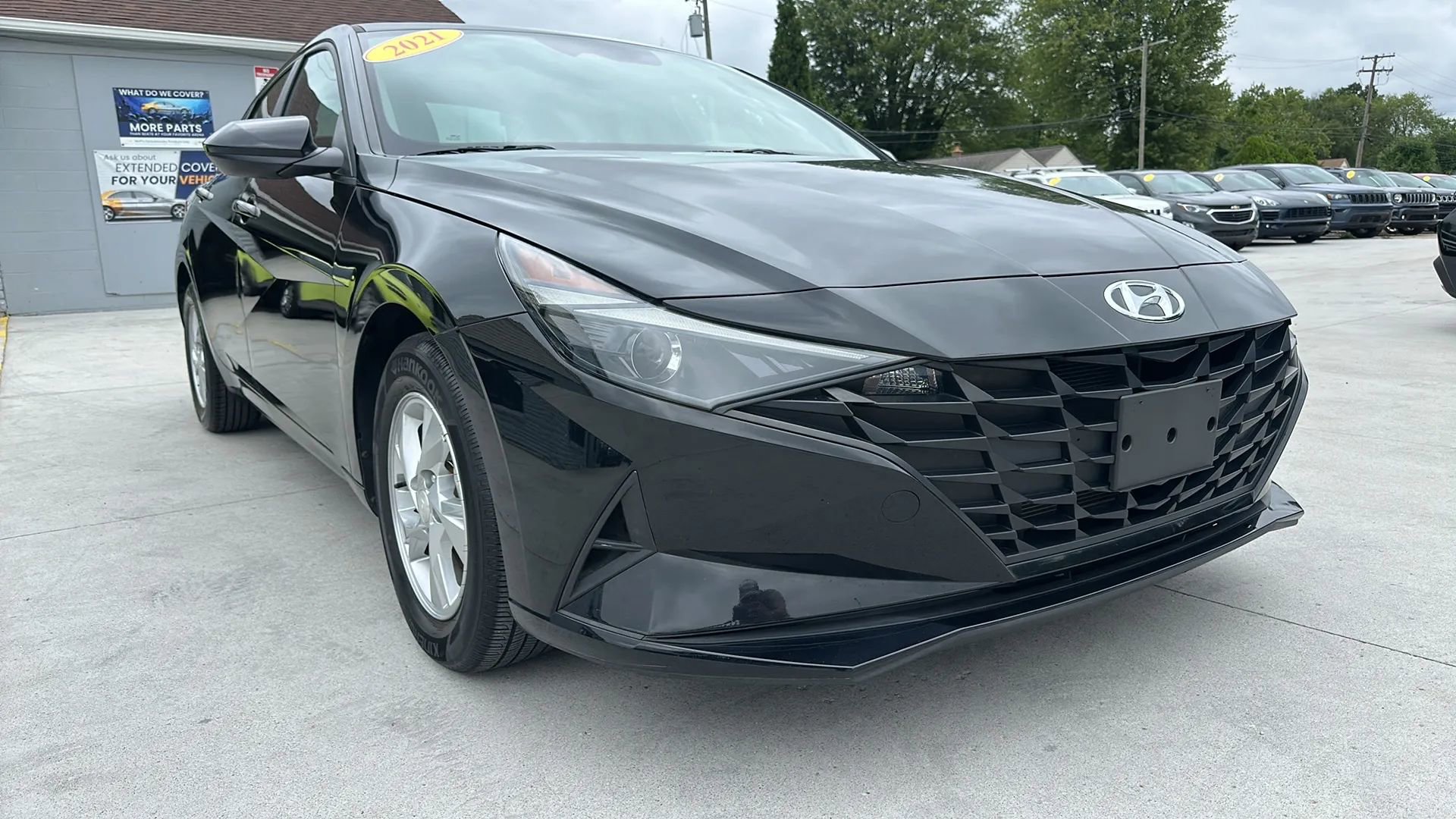 Used 2021 Hyundai Elantra SE w/ Cargo Package image 10