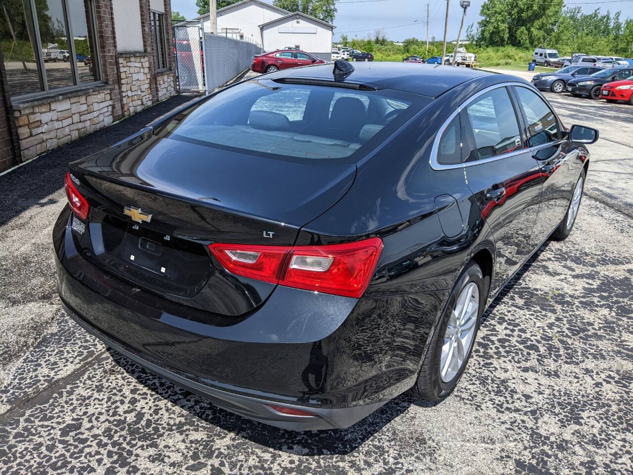Used 2016 Chevrolet Malibu LT FWD image 3
