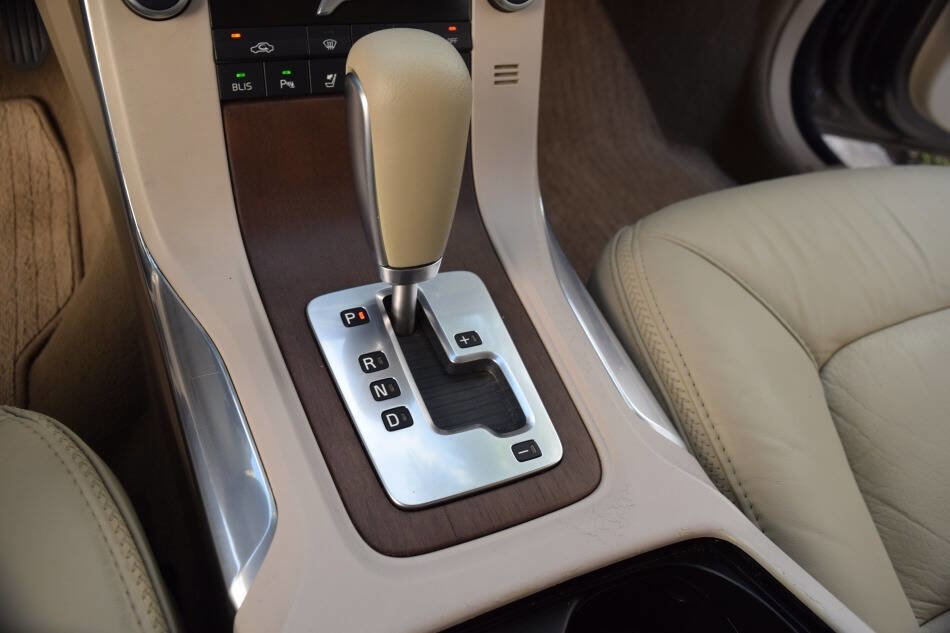 Used 2011 Volvo XC70 3.2 w/ Premium Pkg image 58