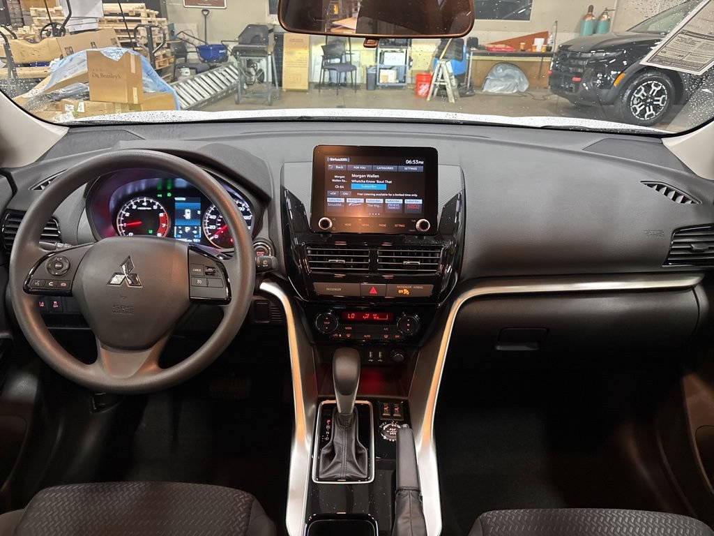 Used 2024 Mitsubishi Eclipse Cross LE AWD/4WD image 17