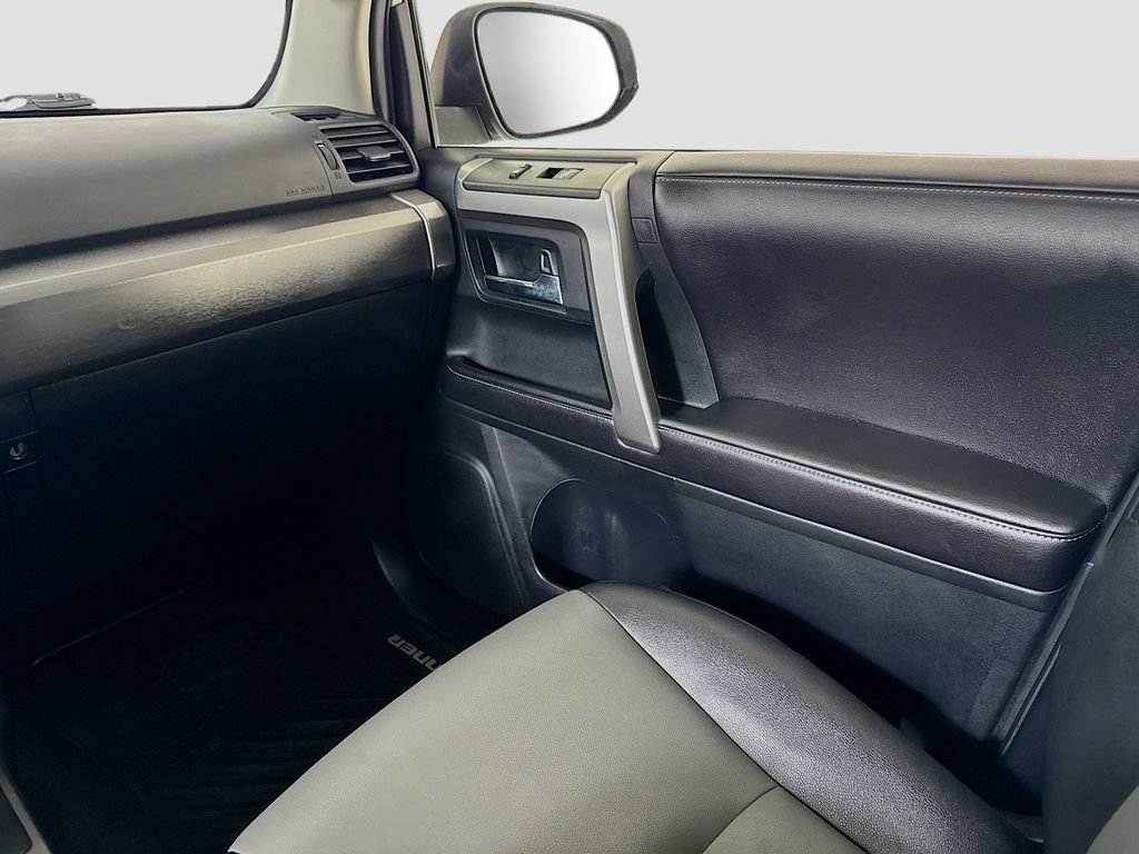 Used 2015 Toyota 4Runner SR5 Premium AWD/4WD image 22