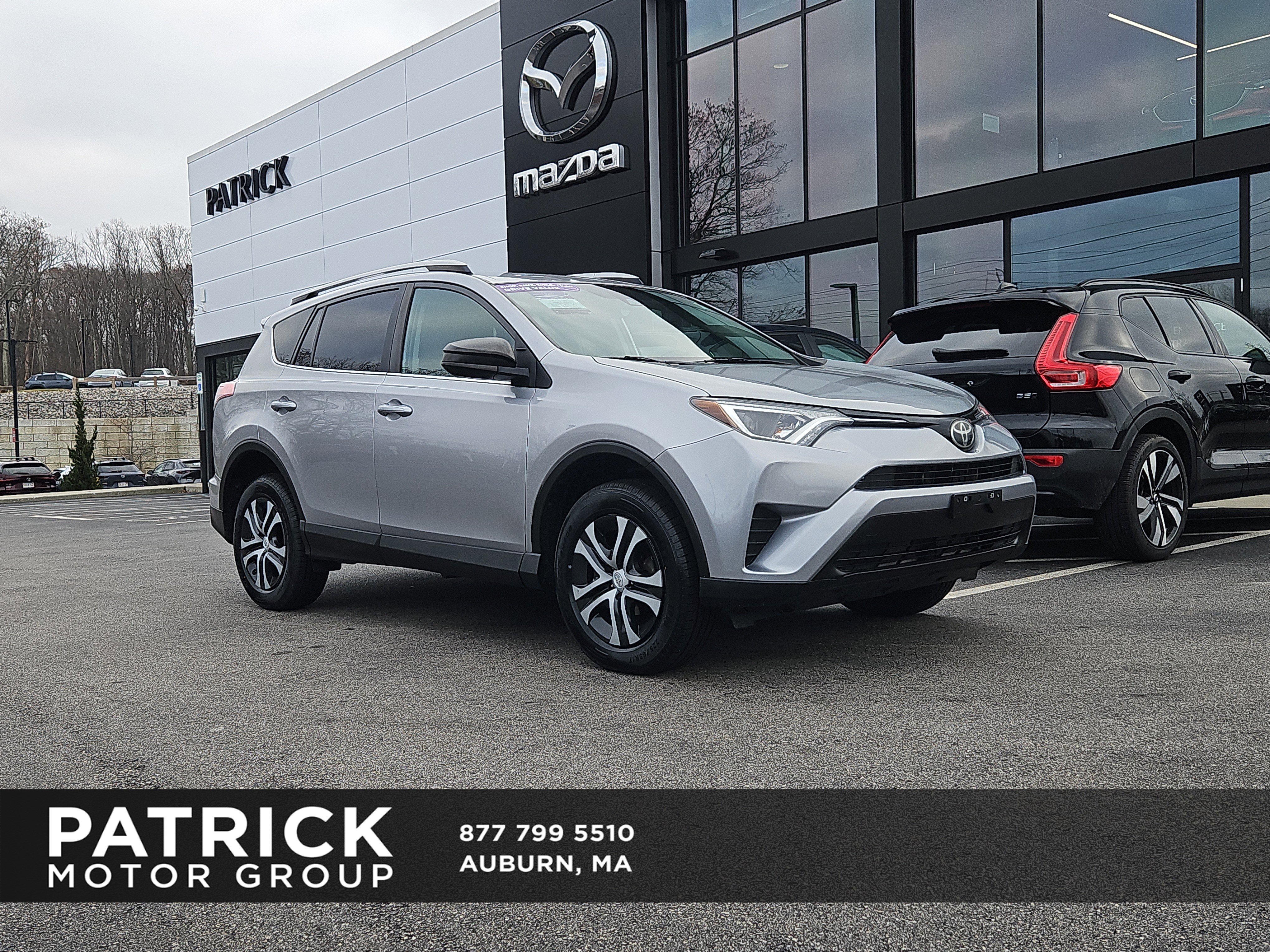 Used 2017 Toyota RAV4 LE image 1