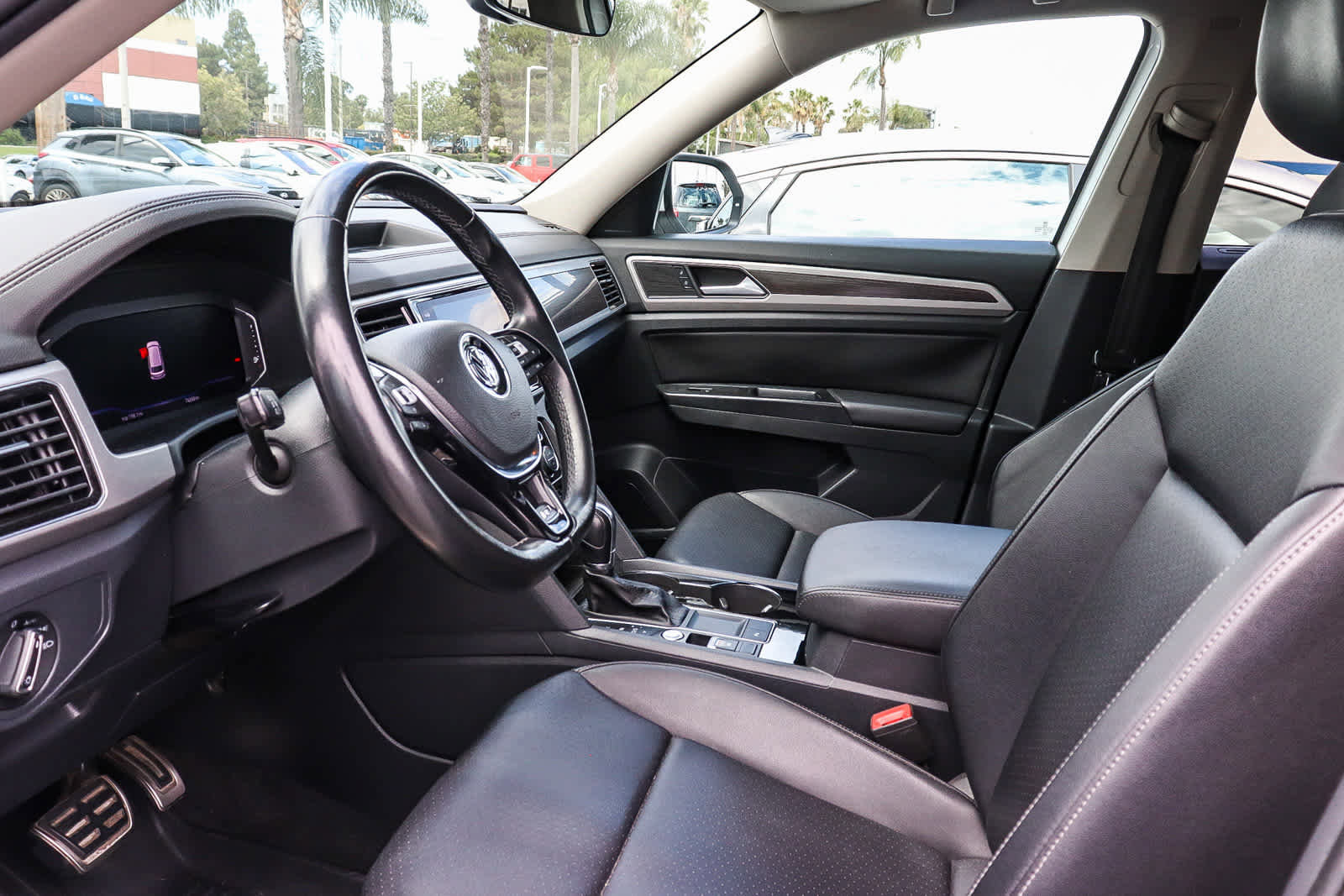 Used 2019 Volkswagen Atlas SEL R-Line FWD image 9