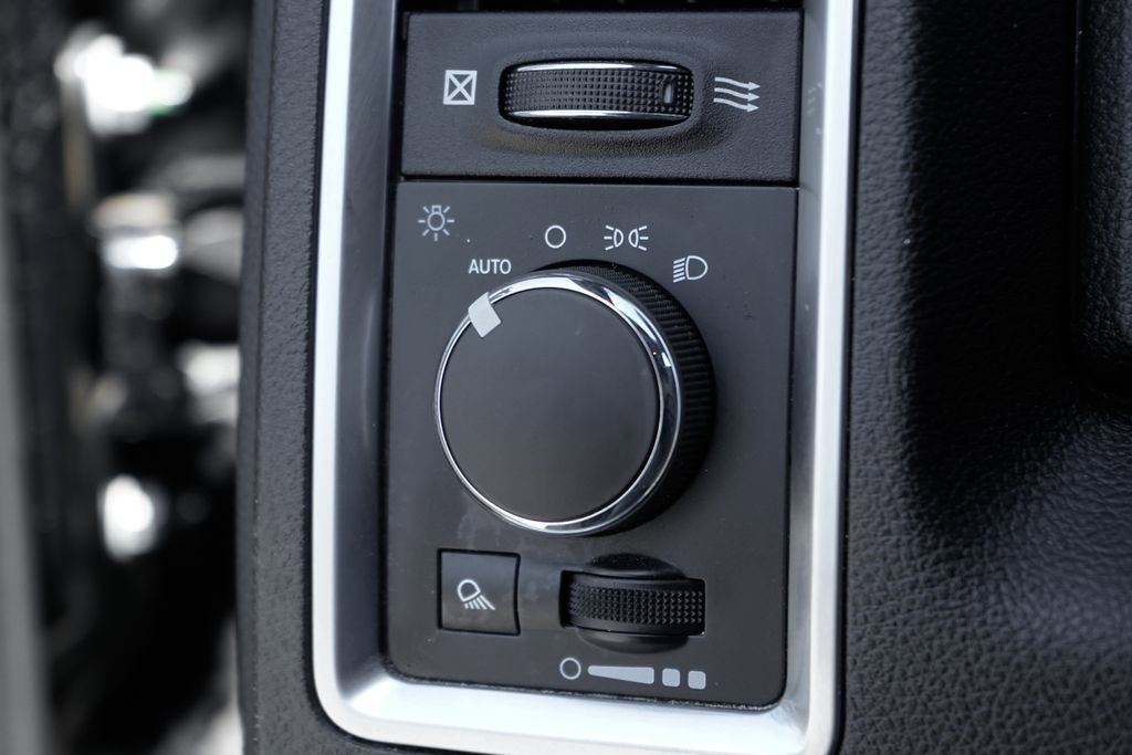 Used 2021 RAM 1500 Classic Warlock w/ Electronics Group RWD image 19