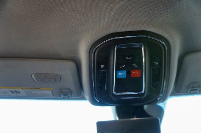 Used 2023 Jeep Grand Cherokee Limited w/ Luxury Tech Group II image 30