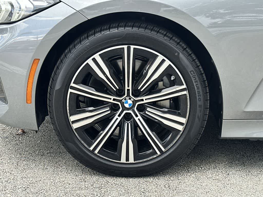 Used 2025 BMW 330i xDrive Sedan w/ Convenience Package AWD/4WD image 11